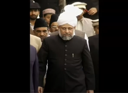 هذه هي الجماعة الأحمدية القاديانية 3