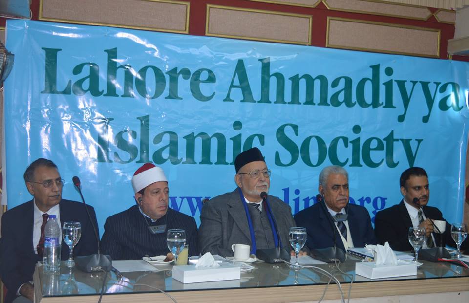 الاحمدية اللاهورية تحاول اختراق الطريقة العزمية بم...